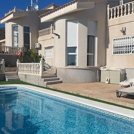 Del Mar Villa *